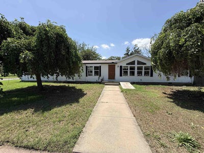 /international/us/1329-s-maple-st-hutchinson-ks-110108654253/