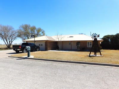 /international/us/926-e-juniper-avenue-muleshoe-tx-110106675973/