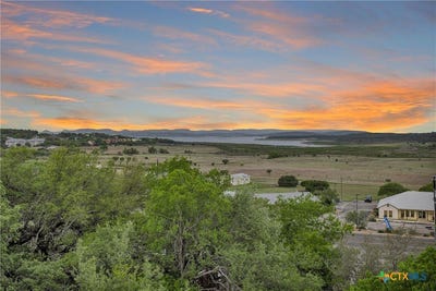 /international/us/1226-cougar-drive-canyon-lake-tx-110107550761/