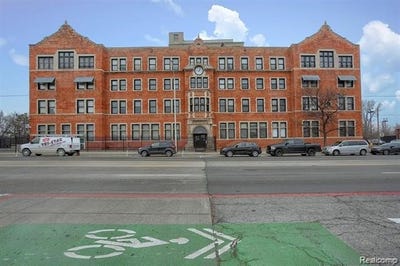 /international/us/6533-e-jefferson-avenue-detroit-mi-110107028202/