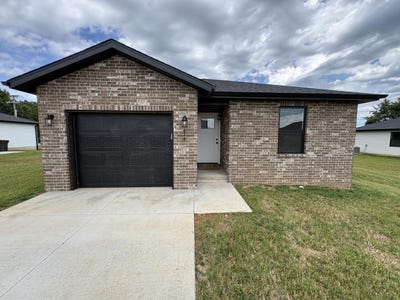 /international/us/414-n-cherokee-trail-clever-mo-110108827956/