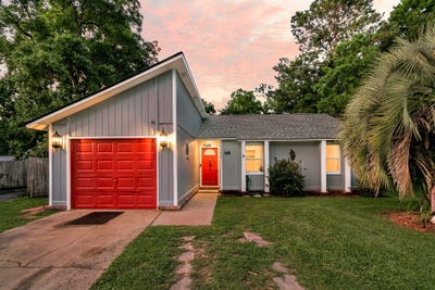 /international/us/109-carriage-court-summerville-sc-110108905857/