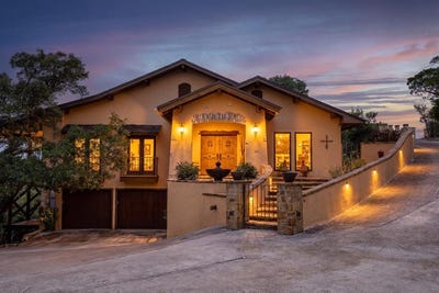 /international/us/617-hillside-dr-kerrville-tx-110108338367/
