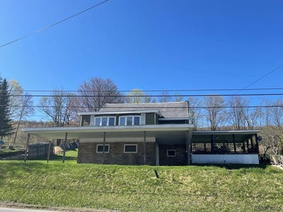 /international/us/101-country-lane-portage-pa-110099077823/