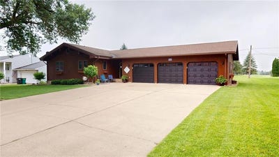 /international/us/2017-highland-avenue-albert-lea-mn-110100533828/