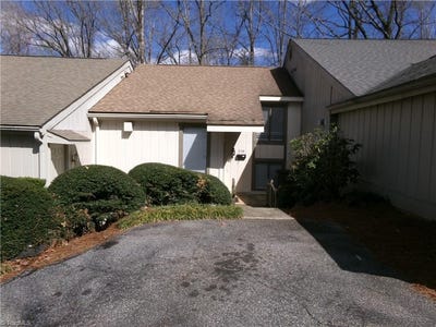 /international/us/218-lamplighter-circle-winston-salem-nc-110107309284/