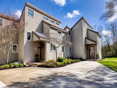 /international/us/2-valley-village-road-ellicottville-ny-110106727377/