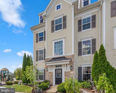 /international/us/8173-falls-grove-drive-manassas-va-110109633186/