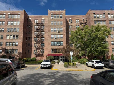 /international/us/18-35-corporal-kennedy-street-bayside-ny-110119958047/