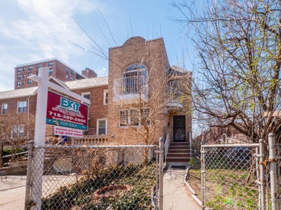 /international/us/98-25-67th-avenue-rego-park-ny-110106697475/