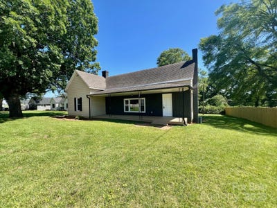 /international/us/614-e-main-avenue-taylorsville-nc-110099963450/