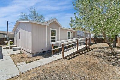 /international/us/2825-winnemucca-street-silver-springs-nv-110107926722/