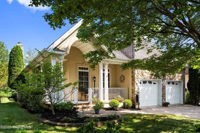 /international/us/4-barberry-drive-ocean-twp-nj-110101150701/