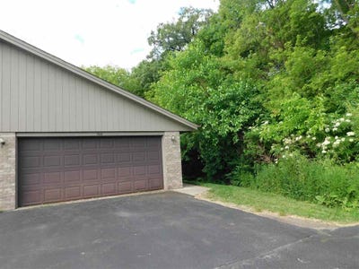 /international/us/766-tulip-lane-rockford-il-110107984501/