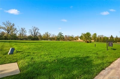 /international/us/25-potowatomi-drive-grosse-ile-twp-mi-110107682246/