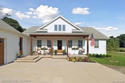 /international/us/6122-hartland-road-fenton-mi-110101101694/