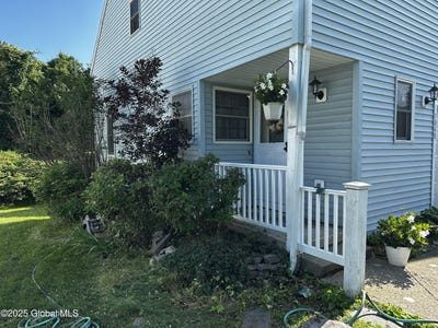 /international/us/7048-suzanne-lane-guilderland-ny-110100242345/