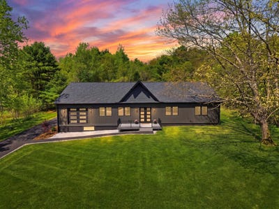 /international/us/246-jamestown-road-belmont-nh-110108122640/