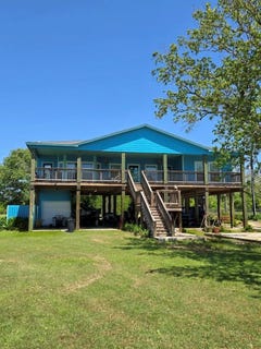 /international/us/814-cr-298-caney-sargent-tx-110098687460/