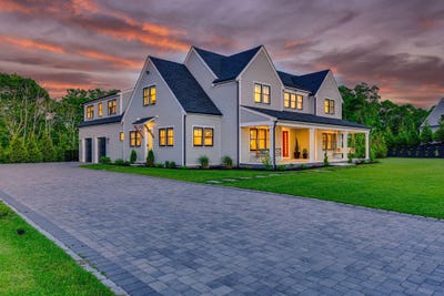 /international/us/83-sisters-circle-yarmouth-port-ma-110100132118/