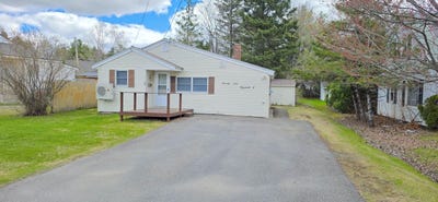 /international/us/29-elizabeth-street-presque-isle-me-110107961657/