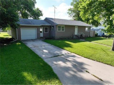 /international/us/220-s-4th-street-bird-island-mn-110108681003/