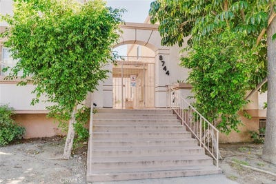/international/us/8744-darby-avenue-northridge-ca-110110374726/