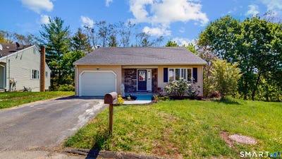 /international/us/19-sunny-brook-drive-newington-ct-110107860194/