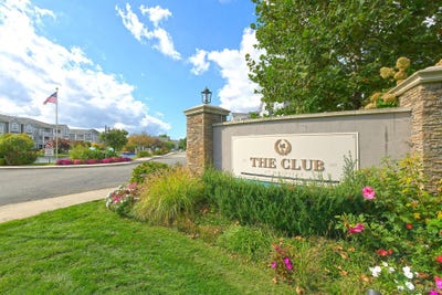 /international/us/212-clubhouse-circle-melville-ny-110120153468/