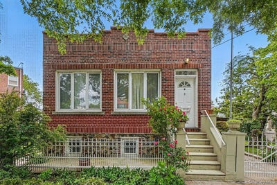 /international/us/2117-hazen-street-east-elmhurst-ny-110105424506/