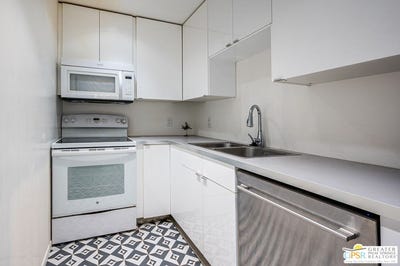 /international/us/550-n-villa-ct-palm-springs-ca-110107811119/