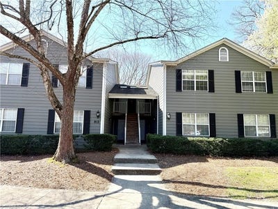 /international/us/812-ashebrook-drive-greensboro-nc-110106370975/