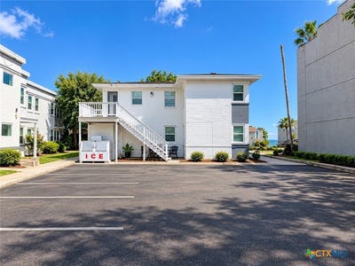 /international/us/3405-ocean-drive-corpus-christi-tx-110120454378/