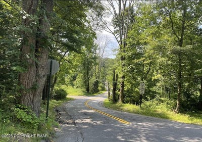 /international/us/410-hunters-farm-road-henryville-pa-110105972741/
