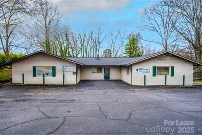 /international/us/925-ne-5th-street-ne-hickory-nc-110104272496/