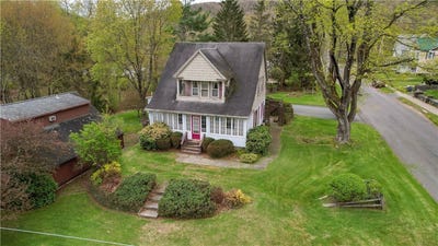 /international/us/293-delaware-street-walton-ny-110107696135/