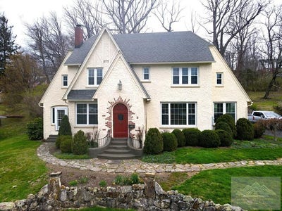 /international/us/2815-bland-road-bluefield-wv-110106945736/