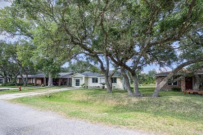 /international/us/123-cenizo-rockport-tx-110107378762/