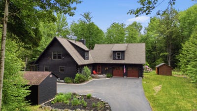 /international/us/2982-schroon-river-road-chestertown-ny-110108796071/