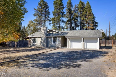 /international/us/52300-glenwood-drive-la-pine-or-110120466560/