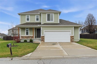 /international/us/9712-e-220th-street-peculiar-mo-110106340538/