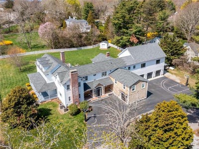 /international/us/116-nayatt-road-barrington-ri-110107730708/