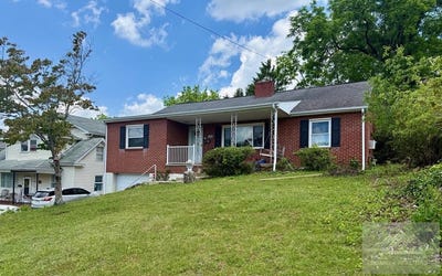 /international/us/2105-walton-ave-bluefield-wv-110108358737/