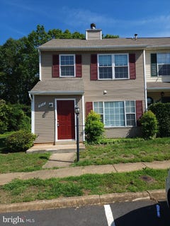 /international/us/210-windsor-ridge-court-fredericksburg-va-110108380408/