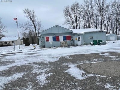/international/us/2260-s-belsay-road-burton-mi-110105977456/