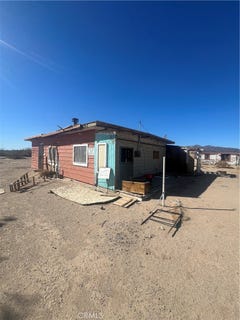 /international/us/85352-raymond-drive-29-palms-ca-110098138245/