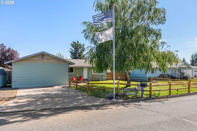 /international/us/130-e-21st-st-goldendale-wa-110108237224/