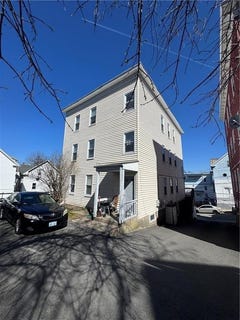 /international/us/23-paradis-avenue-woonsocket-ri-110107817918/