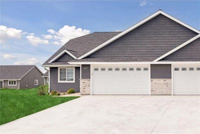 /international/us/708-south-division-street-roberts-wi-110107956783/