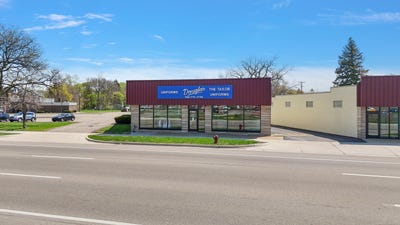 /international/us/27920-gratiot-avenue-roseville-mi-110107628602/